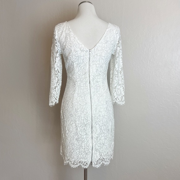 ✖️SOLD✖️•ADRIANNA PAPELL•White Formal Lace-Overlay Sheath Dress w/Metallic Sheen - Picture 3 of 15